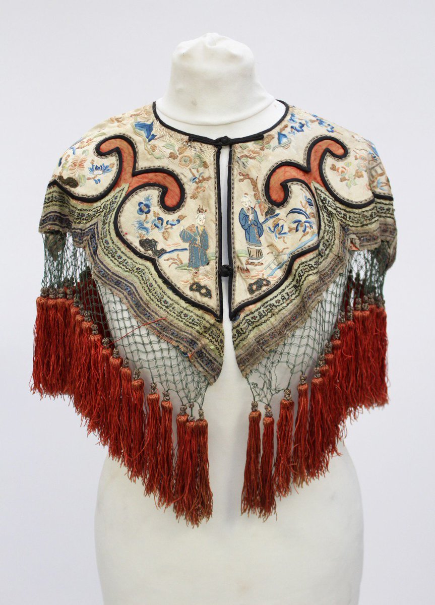 HansonsUK's tweet photo. We're loving this #Chinese embroidered #shawl! It's just exquisite &amp; pure drool! Catch it today, Lot 3527! #blacktie #wearitwithpride #love https://t.co/dVu0LEPuJS