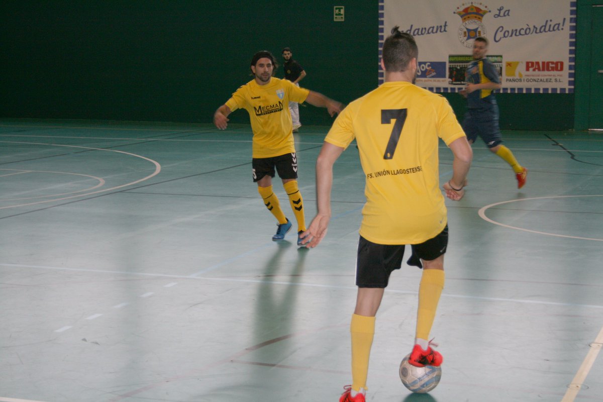 El sènior A del <a href="/FsLlagostense/">Fs.Union Llagostense</a> derrota (1-3) el Porqueres. ow.ly/rWoN309acaq #laLlagosta