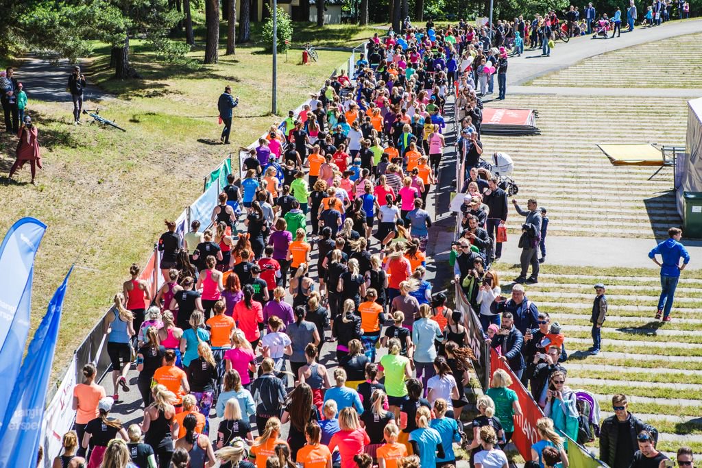 Skriešana - vārds , kas katram nozīmē pilnīgi ko citu! Varbūt tie ir agrie pavasara rīti vai siltie vasaras vakari... #sieviesuskrejiens