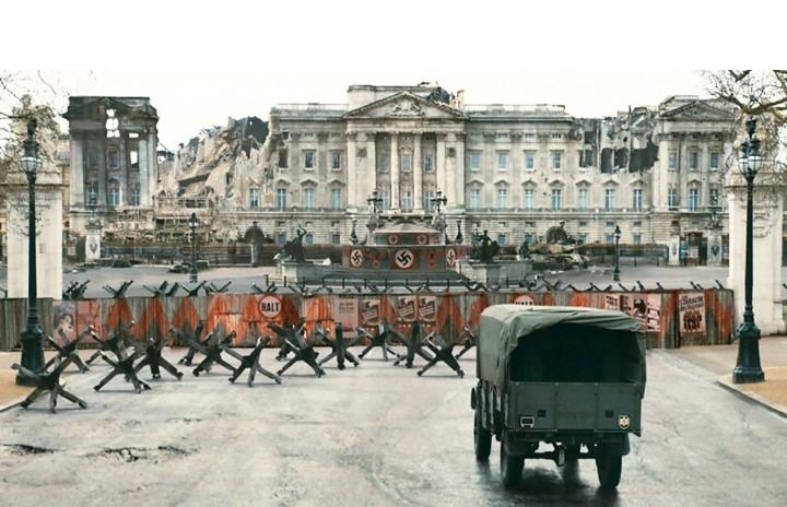 Kelar71's tweet photo. Prince Harry's had one of his all night fancy dress parties #ssgb https://t.co/NRf6P6vQb7