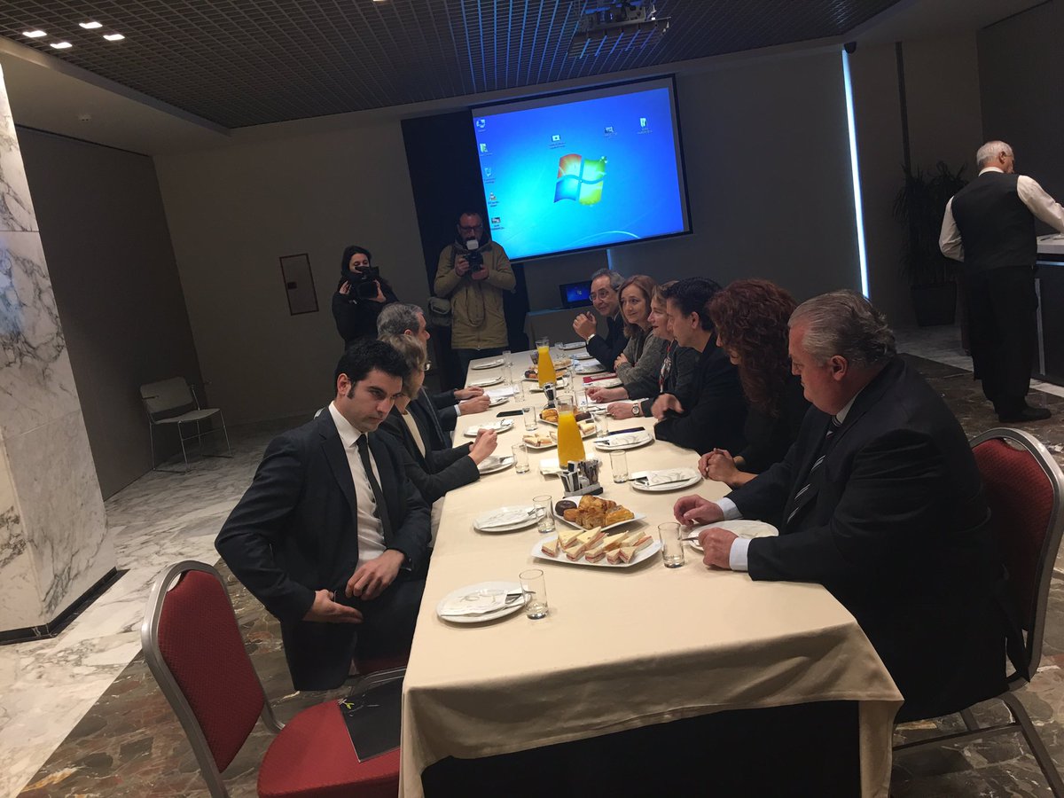 COFMURCIA (@cofmurcia) on Twitter photo Empieza la visita <a href="/PresidenteCGCOF/">Jesús Aguilar</a> <a href="/La7_tv/">La 7ª diferencia</a> y Comisión de Sanidad Asamblea Regional de Murcia <a href="/PPRMurcia/">PP Región de Murcia</a> <a href="/PSOE/">PSOE</a> <a href="/CiudadanosCs/">Ciudadanos 🇪🇸🇪🇺</a> <a href="/podemosmurcia/">Podemos Región de Murcia</a> Empieza la visita <a href="/PresidenteCGCOF/">Jesús Aguilar</a> <a href="/La7_tv/">La 7ª diferencia</a> y Comisión de Sanidad Asamblea Regional de Murcia <a href="/PPRMurcia/">PP Región de Murcia</a> <a href="/PSOE/">PSOE</a> <a href="/CiudadanosCs/">Ciudadanos 🇪🇸🇪🇺</a> <a href="/podemosmurcia/">Podemos Región de Murcia</a>