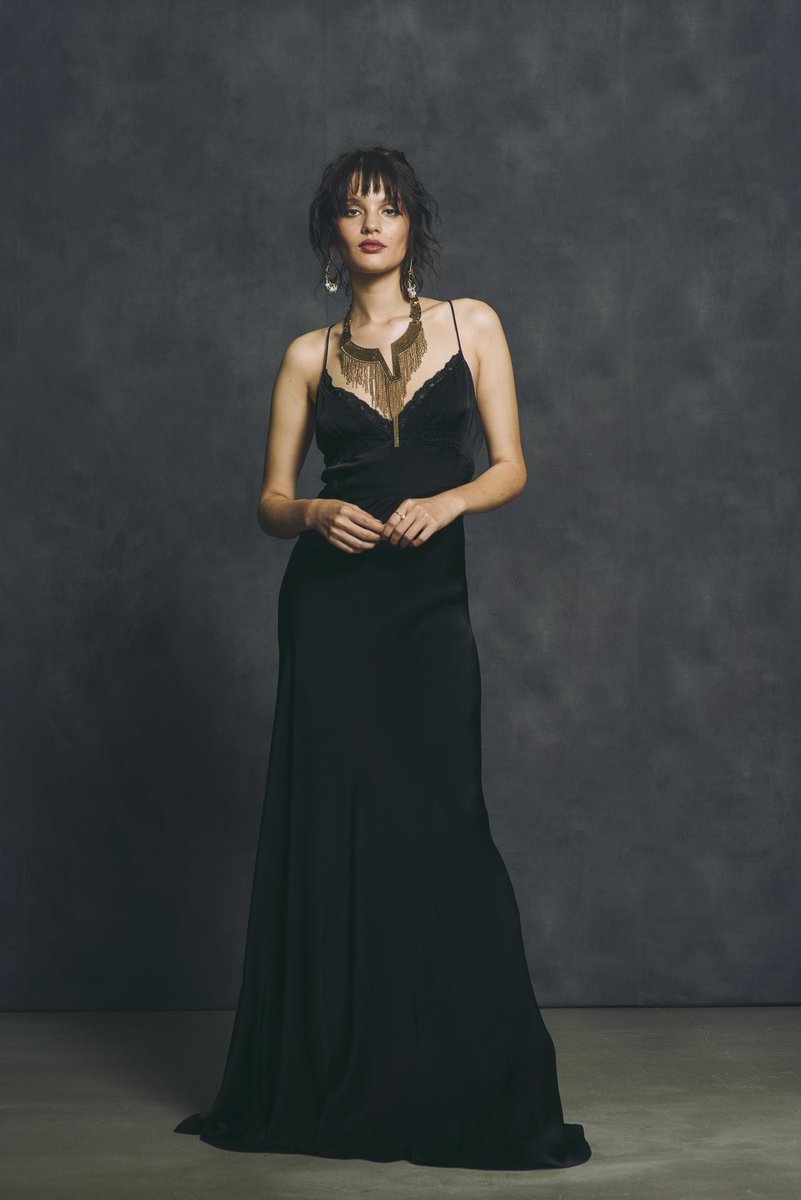 Florance Dress | Black
<3
s a l e  i t e m

Shop Now | goo.gl/dSW3Sn

#occasionwear #slip