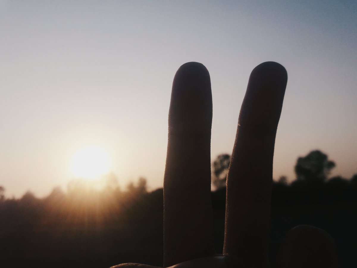 คนเรารักกันจนแก่เฒ่า ไม่ใช่รักกันไว้แค่เด่า
#แคปชั่นเด็ด #แคปชั่นรักแฟน #แคปชั่นเสี่ยว #คำคมความรัก #ฉันรักเธอ