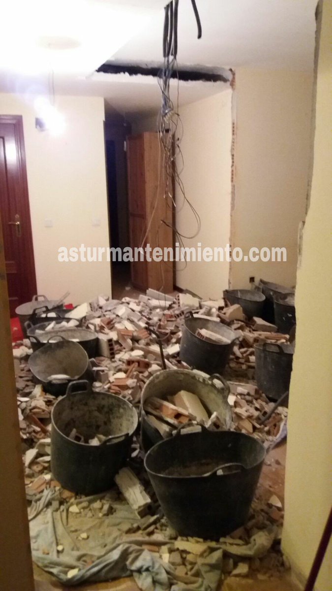 TecMantenimient's tweet photo. Comenzamos nueva obra y lo primero es proteger las zonas comunes.
#AsturMantenimiento https://t.co/aVgtmvMK23