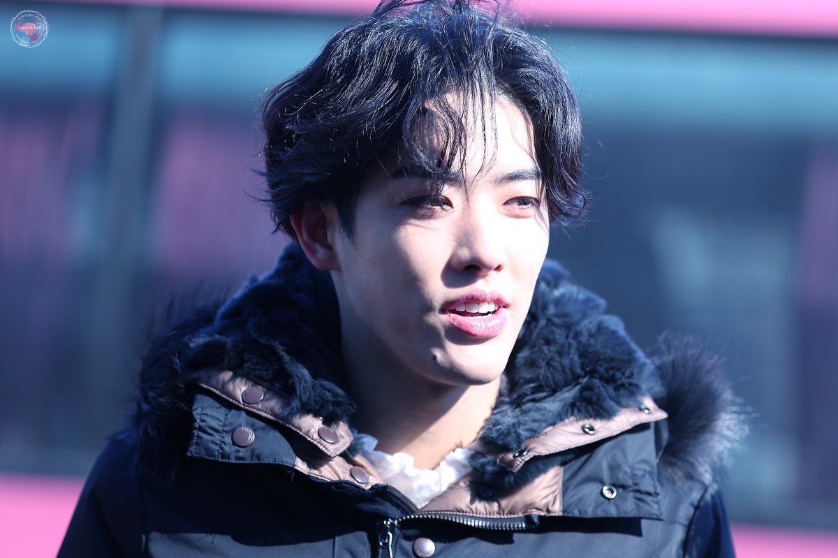 BaiduTakuyaBar's tweet photo. #크로스진 #타쿠야 #BlackOrWhite #CROSSGENE 
170211 음악 중심 미니팬미팅 
Part ⑨ https://t.co/adUDlbRNku