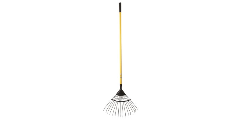 LoveWilko's tweet photo. Get your #garden sorted for #spring by preparing seed beds with a rake #WilkoTips #MondayMotivation https://t.co/gPZDCcUNQ8 https://t.co/tdXjIpbQBJ