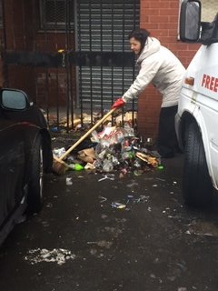 ScanlonWell's tweet image. FCHO  team tackling the on going litter and flytipping @JulieAshforth1 @FirstForFCHO @Neat_Hhds