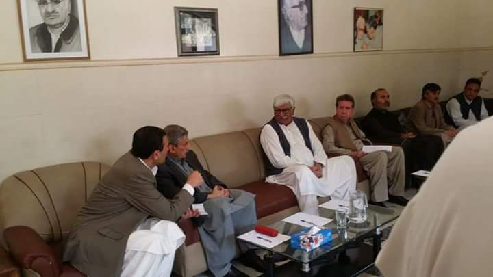 BilourGhulam's tweet photo. چارسدہ میں پارٹی کی مشاورتی کمیٹی کے اجلاس کے موقع پر پارٹی قائدین کی شرکت۔ https://t.co/6XtjnbY6Aj
