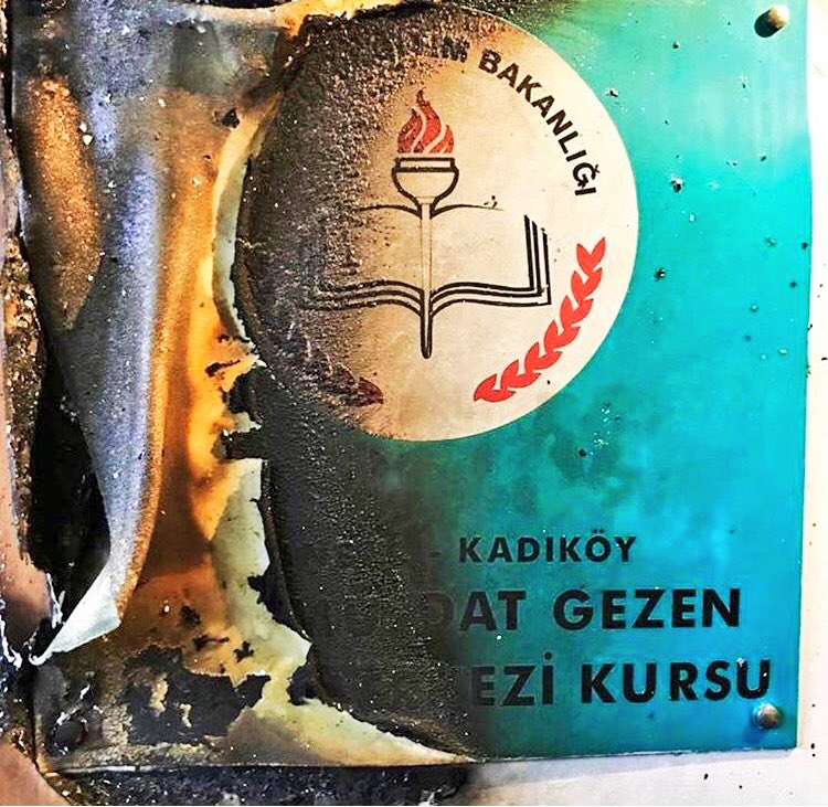 Sanata ve sanatçıya yapılan saldırının ateşi, sorumluların çirkin yüzlerini aydınlatır... #müjdatgezen