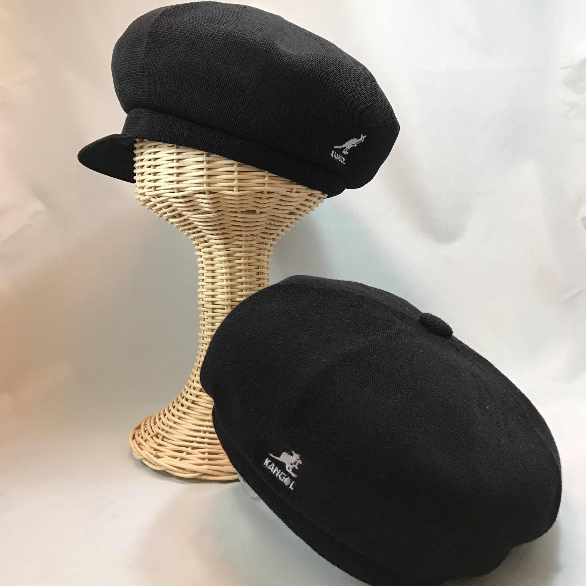 Hatlabo 帽子専門店 京都 Kangol つば付き Or つば無し 下のベレー帽はキャスケットのつばを切り取っただけなので キャスケットの深さでベレー帽 Hatlabo Kangol カンゴール Spitfire Jaxberet 取扱店少ないんちゃう T Co A30q467moi Hatlabo 帽子専門店 京都 Kangol つば付き Or つば無し 下のベレー帽はキャスケットのつばを切り取っただけなので キャスケットの深さでベレー帽 Hatlabo Kangol カンゴール Spitfire Jaxberet 取扱店少ないんちゃう T Co A30q467moi
