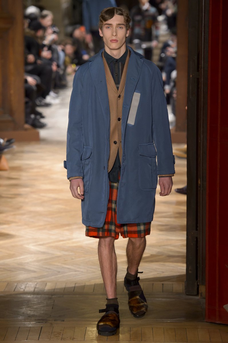 HommeEssential's tweet image. #Kolor #FW17 #collection celebrates patchworks, plaids and Native American-inspired prints - goo.gl/QOaxL7