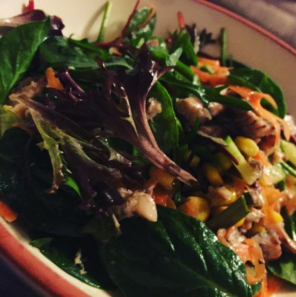 MotivatedMumUK's tweet photo. #dinnertime #eveningmeal #healthyeating #healthylife #sardines #mixedleafsalad #sweetcorn #gratedcarrot #cucumber #lemonjuice #motivatedmum https://t.co/p5xPRBAdvH