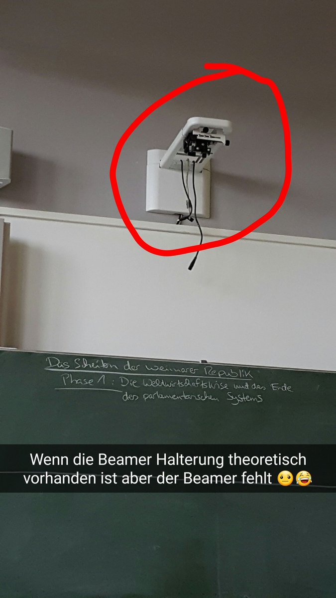 sandrakfr's tweet photo. #RanzSchulen 
@JonahPschl 
Haha ich finde ich kann gut mit deiner Schule mithalten 😂 https://t.co/1SCsHx10ES