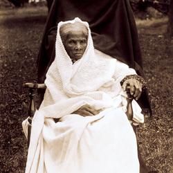 blinkist's tweet image. Check out the blinks to #HarrietTubman and #HowToBeBlack 👉  blnk.st/2kp4SOT 👉 blnk.st/2kpbTj3 #BlackHistoryMonth