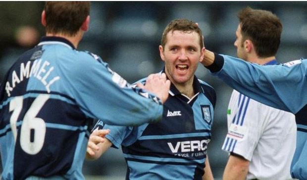 BBCSport's tweet photo. Former Brighton, Wycombe Wanderers and Oxford United defender Paul McCarthy has died at the age of 45

➡️https://t.co/XciJDwxHTF https://t.co/MTqFak6Hyl