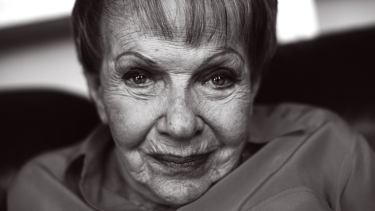 tucaracastv's tweet photo. Lamentable noticia, fallece hoy lunes #20F a los 92 años de edad la ilustre periodista y promotora del arte Sofía Ímber #SofiaImber https://t.co/QeVS64AXos