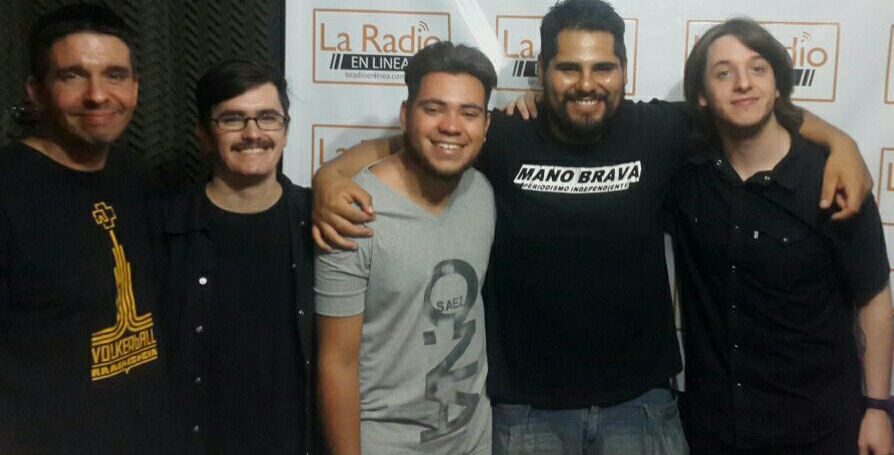 manobrava2's tweet photo. Agradecemos a los chicos de @emevebanda por la buena onda. Gran entrevista ! https://t.co/sXD2PVQwCy