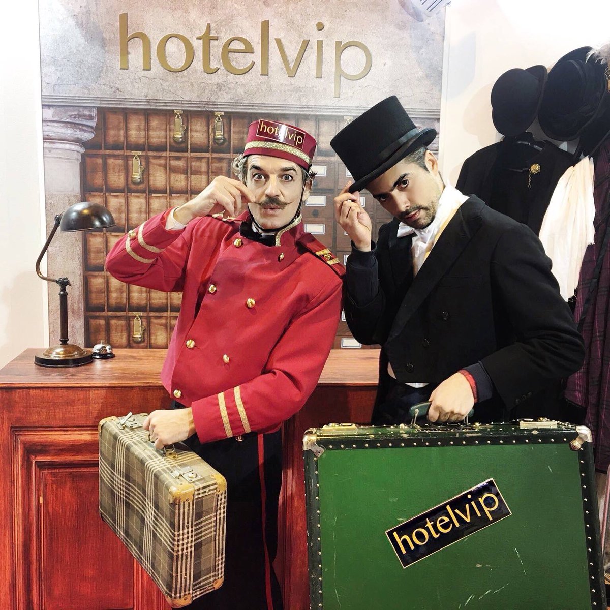antonioalbella's tweet photo. ¿Aún no tienes la mejor app para hoteles? @Alexcisv ya la tiene, y le encanta. @hotelvipapp te dice los mejores lugares y mucho más. Gracias https://t.co/KEpWwhZ1Rt