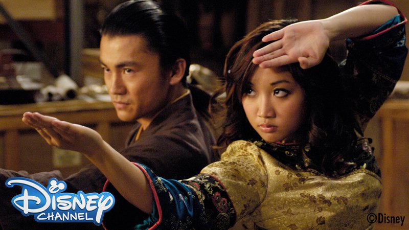 ディズニー チャンネル スターズ 公式 در توییتر 今夜25時 オリジナル ムービー カンフー プリンセス ウェンディ ウー 古代中国 の戦士の子孫として 悪に立ち向かう主人公を演じるのは スイート ライフ のロンドン役でお馴染みのブレンダ ソング カンフーの