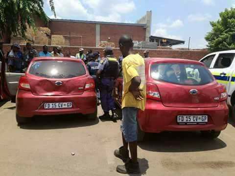 thani_excellent's tweet photo. police arrested two man in position of a stolen car #TwinnCars https://t.co/RRxIVxOaPV