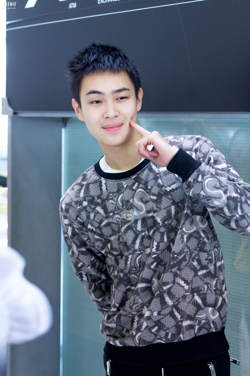 Naenie_N2's tweet photo. [UPDATE] 170211 @ohmpawatt @BoomKrittapak At Suwannaphum Airport (16 Pics) 
LINK : https://t.co/nP28J3owsx
#ohmpawat #BoomKrittapak https://t.co/blsCJKeite