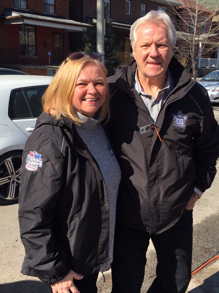 TanyaMruck's tweet photo. My mom got to meet Sittler!  Great @MLSEFoundation event at Campbell Park. Good work @kendrakerr . fun in @jtriangle https://t.co/v72JBGf429