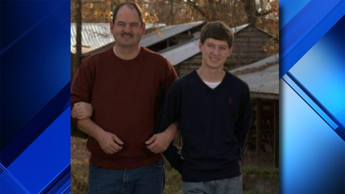 Father & son killed in head-on collision with each other over the weekend bit.ly/2leqTSK https://t.co/Of0zb8jyvp