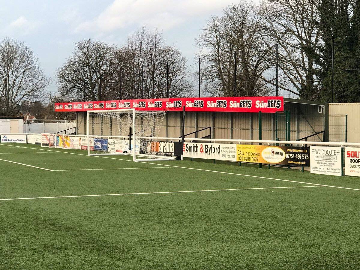 Den här läktaren kommer <a href="/Arsenal/">Arsenal</a>-fansen stå på i kvällens bortamatch mot <a href="/suttonunited/">Sutton United</a> i FA-cupen. Man måste ju älska det!
#twittboll