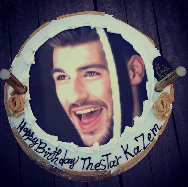 KzmThe5's tweet photo. Happy birthday kzm #kzm #kazemchamas #chamaser #happybdkzm @kazemchamas0 https://t.co/WVDWGdcoSf