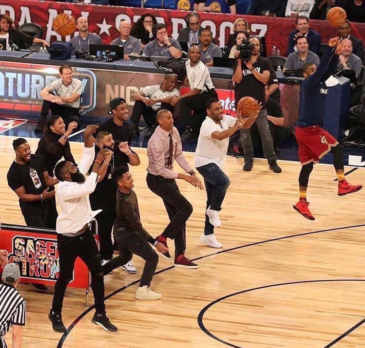 HighLifeMal's tweet image. When HighLife walk in and see all the bad females at #SFASpringFest17 &amp;amp; #TheFinal4