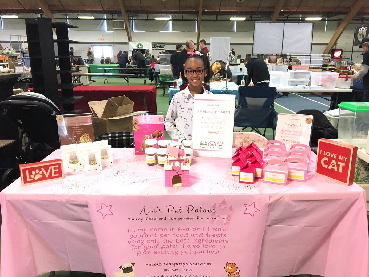 avaspetpalace's tweet photo. Success at my show yesterday! Sold out! #yay #👊🏽 #allanimalexpo #organicpettreats #imonly9 #AvasPetPalace #mondaymotivation https://t.co/NPYVWEyE9I