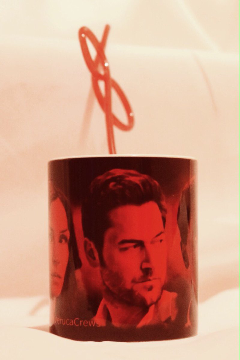 RyanEggoldsButt's tweet photo. Look what just arrived. Super cool #BlacklistRedemption mug made by @veruca_crews and the straw is real fun. Thanks Veruca. #happymoon 🌝 https://t.co/WsplBDvyAU