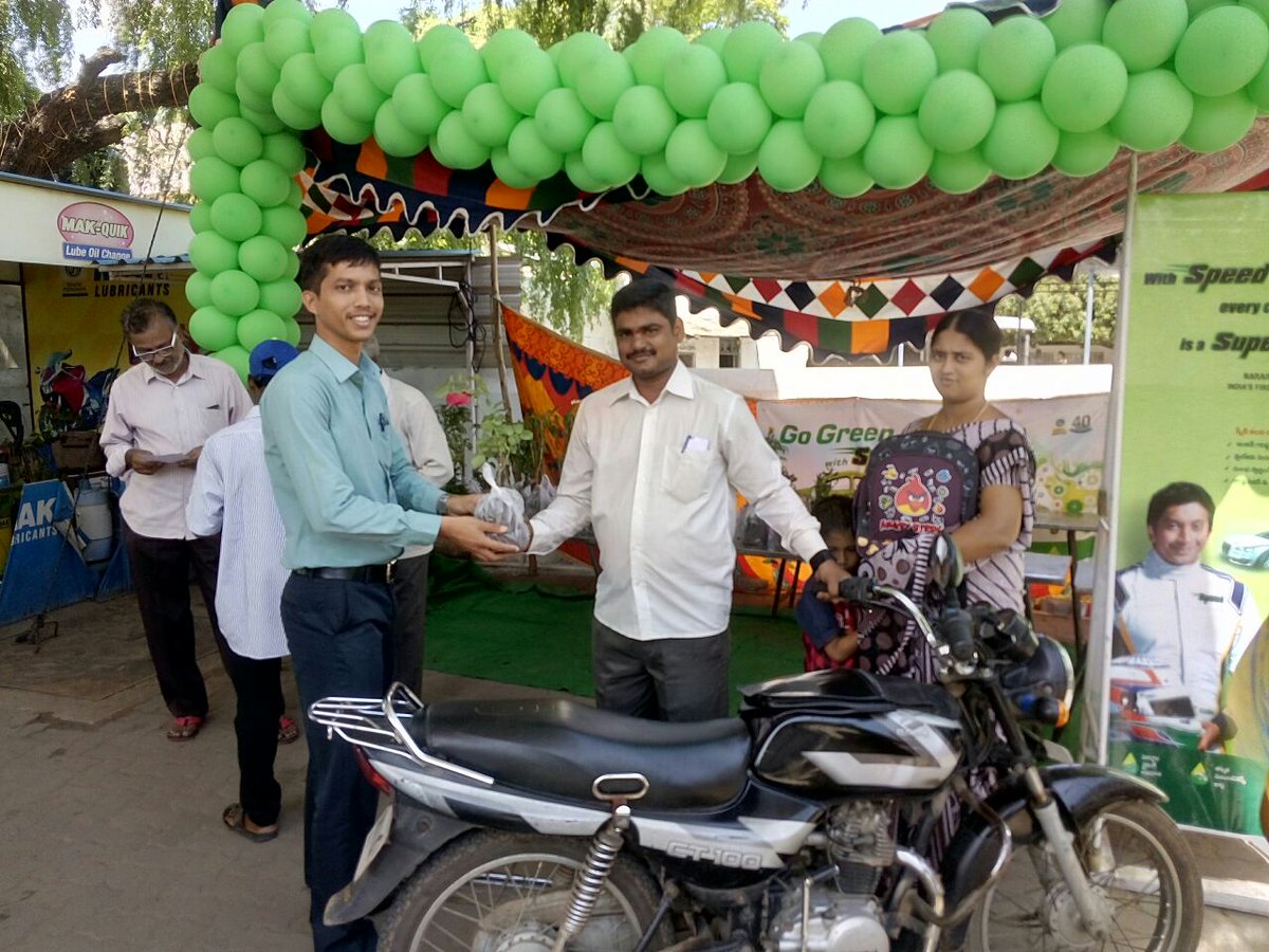 Gautham_gomsi's tweet photo. Being #SPEED brand ambassador!
🌿Fuel #SPEED & March Towards an eco-friendly fuelling🌿
@BPCLimited #SMArt #BajaSAE2017 https://t.co/klQ5Ja0FOG