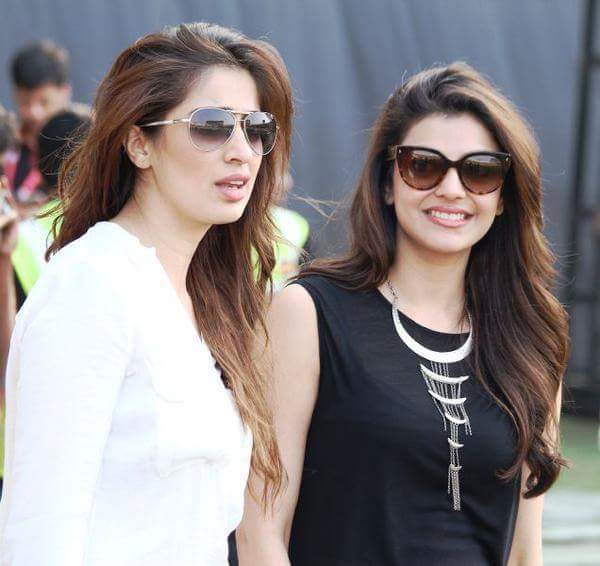 Crypto3999's tweet photo. @MsKajalAggarwal with her #Coactress.. @iamlakshmirai @pranitasubhash @Amala_ams @tamannaahspeaks @shriya1109 @Ileana_Official https://t.co/PldOMC8Hpk
