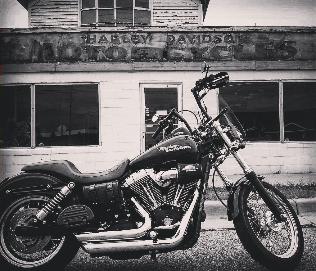 FullofSin_MC's tweet photo. 65 degrees in #Michigan means a ride to the local @harleydavidson shop  #BuiltFromPassion #FullofSinMotorCo #HarleyDavidson #Dyna #StreetBob https://t.co/ft6DUlXAL6