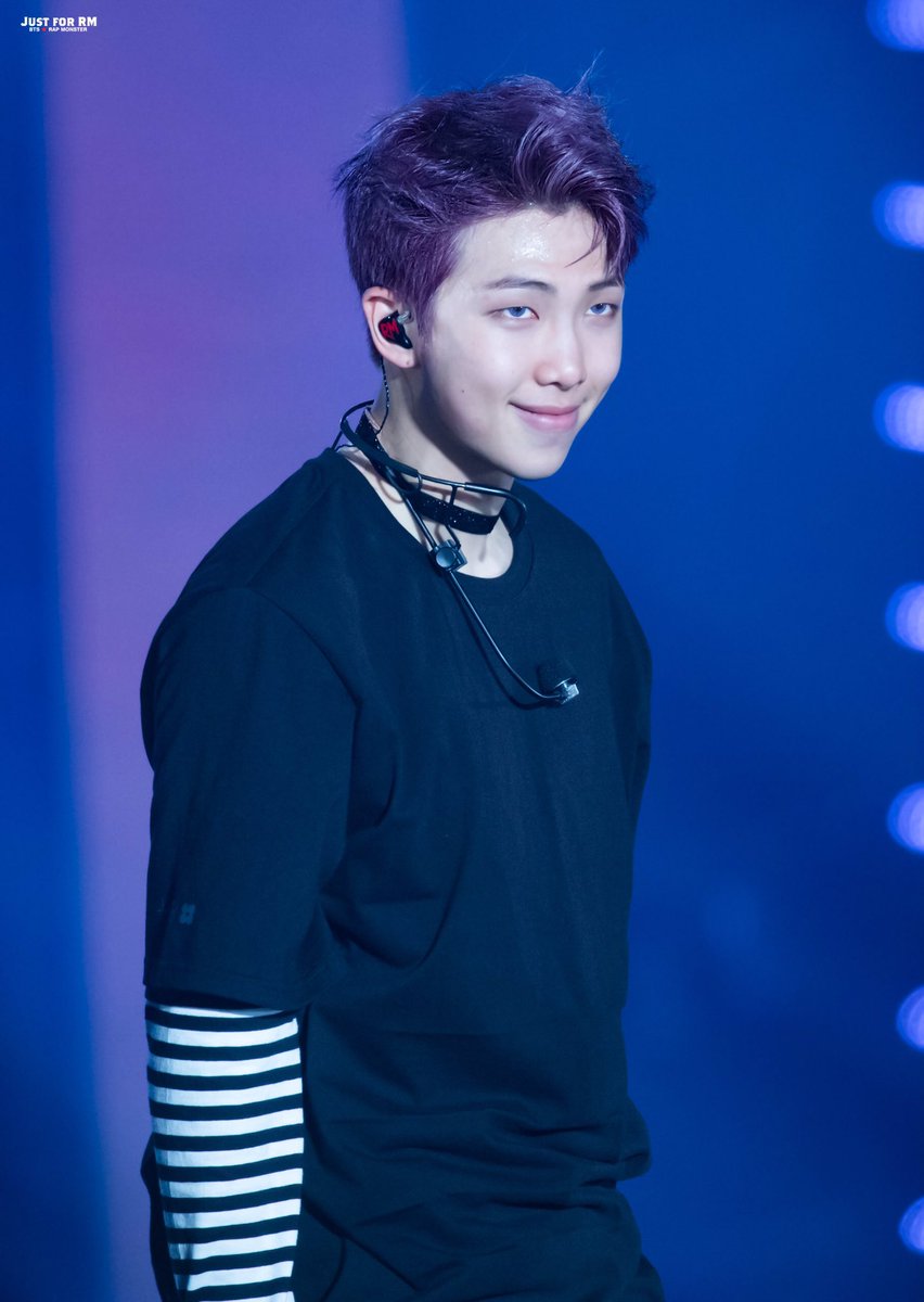 Justfor_RM's tweet photo. 170218 WINGS 콘서트
만나주셔서 고마워요... 정말 행복해💜
#랩몬스터 #랩몬 #RM #남준 
#방탄소년단 @BTS_twt https://t.co/V4Zz4OuM4t