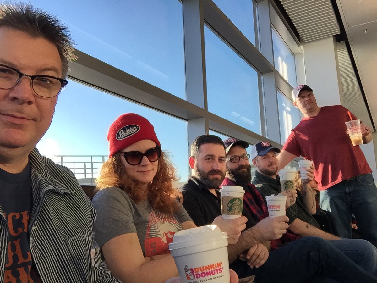 FiddlerBeckyB's tweet photo. A band divided. @DunkinDonuts @Starbucks @NedLuberecki @Bluegrass_Dan @NateLeeLLC #Nedski #BullerBuller #ProfDan #SonicCJ #HulkHardin https://t.co/Qgo6F7LiTW
