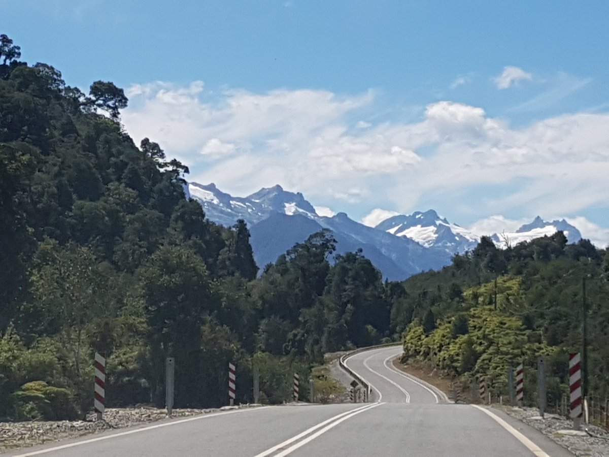 Suramericapunta's tweet photo. Febrero 5: De Petrohué a Chaiten. Granjas piscícolas. Vistas de nevados. Gran parte destapado (ripio) hasta primer Ferry  en Hornopirén. https://t.co/knGI6Ckhc2