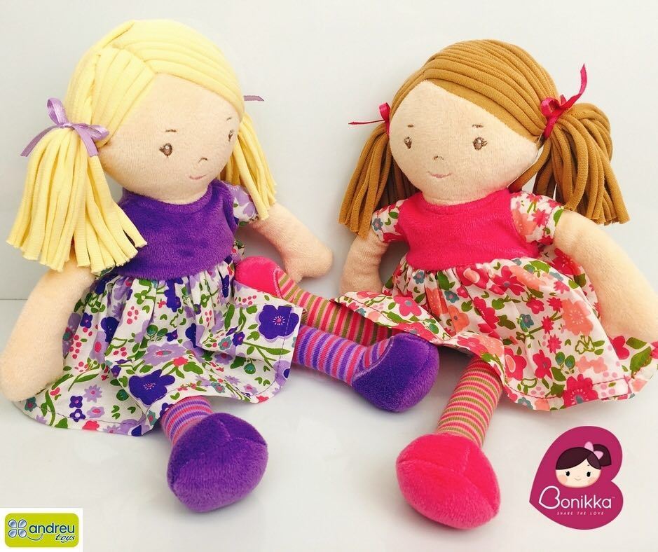 ANDREUTOYS's tweet photo. Peggy y Fran, amigas inseparables 👯⠀
.⠀
💕Las muñecas de trapo #Bonikka están hechas a mano… https://t.co/vaaj7l8zyS https://t.co/n7ptNRPWbb