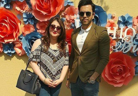 DesiFreeTV's tweet photo. Junaid Khan with Wife at Hum Fashion Brunch https://t.co/8YAT18Iqwc https://t.co/CvsL4H1Cu7