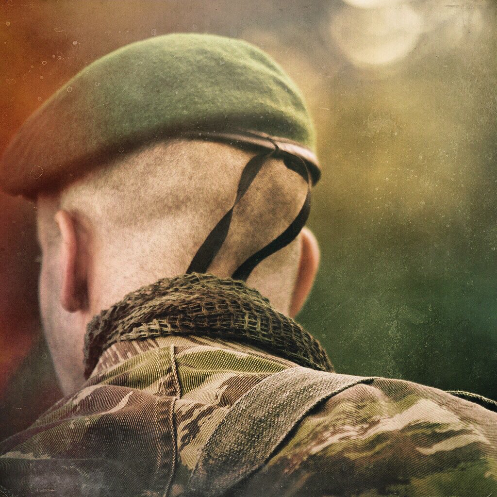 DailyReenactor's tweet image. 