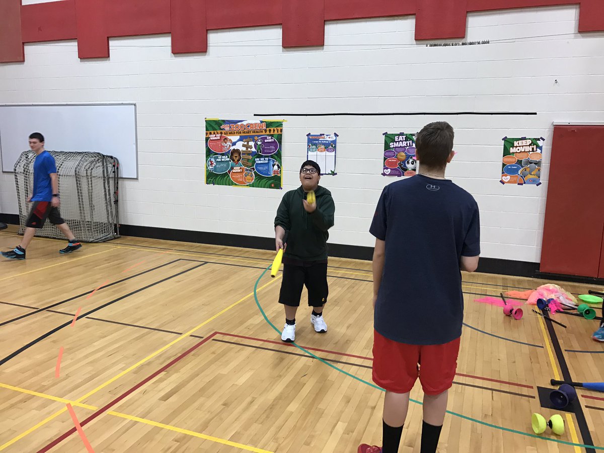 802Raiders's tweet photo. Our 8th graders are having a BLAST this morning in their creative movement unit! #brmspe https://t.co/fjtJX2hDL5