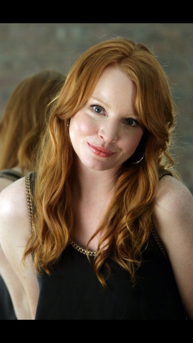 Happy birthday Lauren Ambrose (1978). 