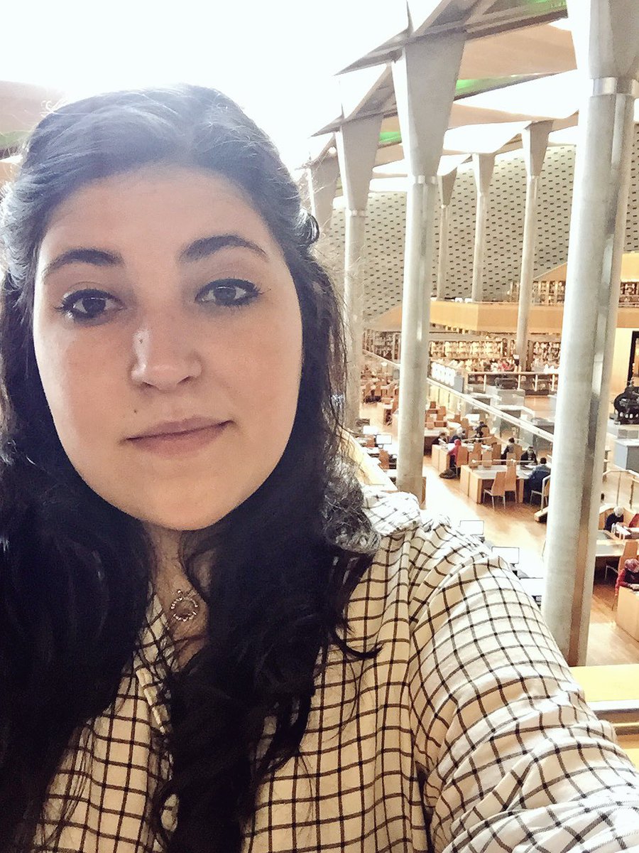 nat_ferreyra's tweet image. Hay gente q su vida posta incluye estudiar acá. Después estamos el resto de los viles mortales #libraryissues 📚💕🇪🇬🌍