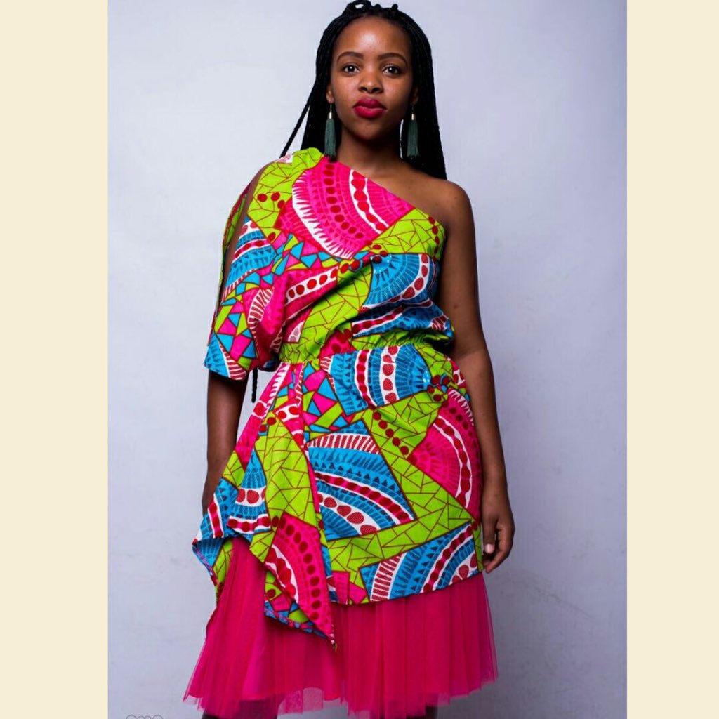 AfroKulcha's tweet photo. What's new online? Matrix dress-top. #africanfashion https://t.co/i8BOLiPg6B