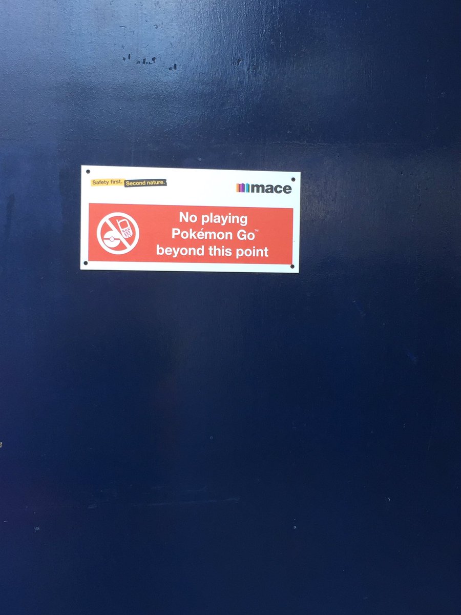 stoneconceptsuk's tweet photo. Could this be the best site notice ever! I think so! 😂Love it! @MaceGroup Made my Monday https://t.co/Wbgqrr9pT2
