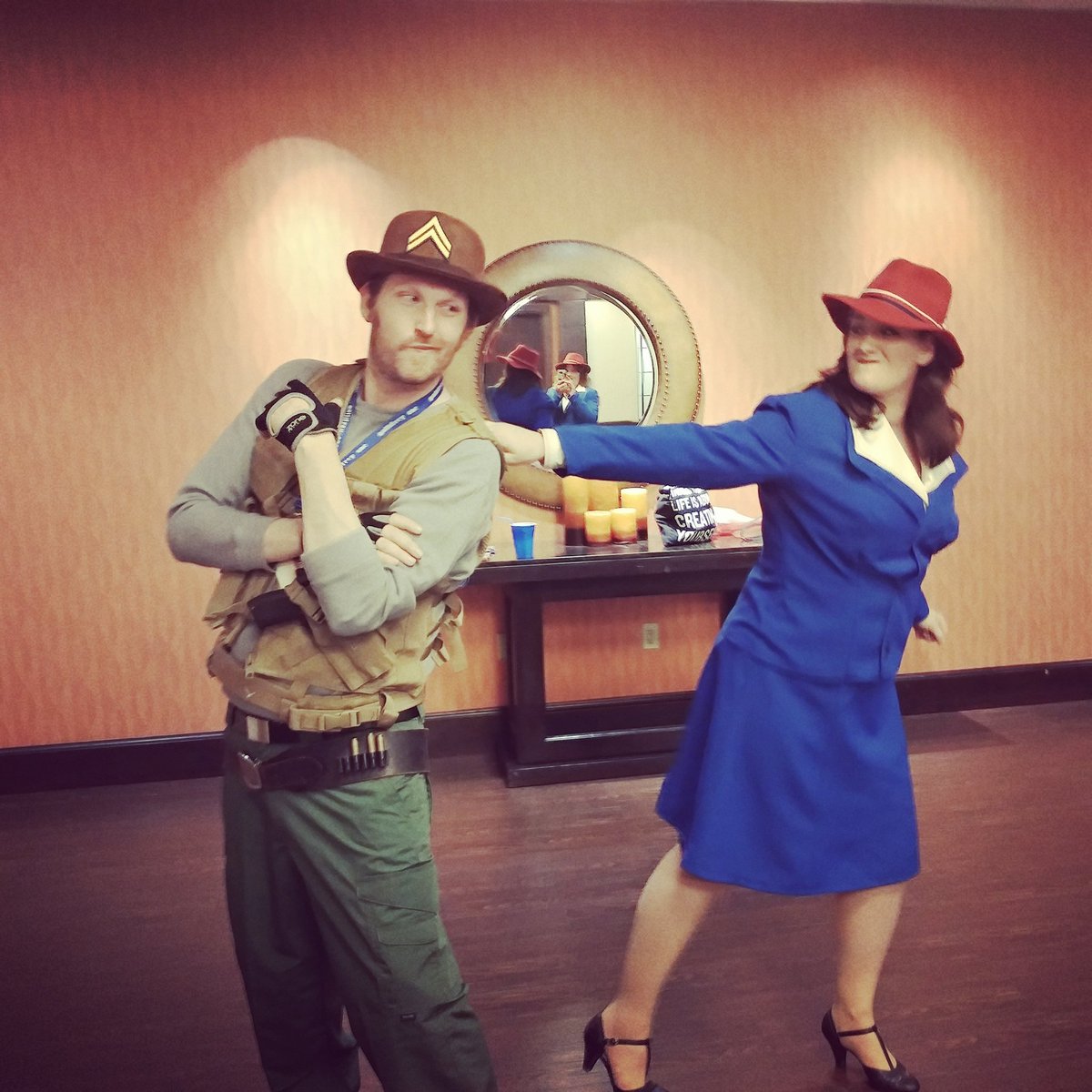 spacepirate42's tweet photo. Yet another #GallifreyOne has come and gone. Thanks to all, new friends and old, for a FANTASTIC weekend. We should do this again next year. https://t.co/aaNSskKqKW