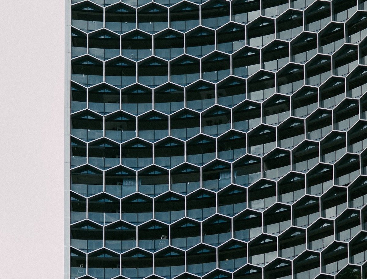 java_ng's tweet image. The #power of #hexagonal architecture hubs.ly/H06np-C0 explained by @grzegorztj