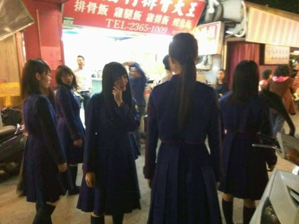 芸能人遭遇情報 芸能ニュース 芸能情報 Na Twitteru 2 19 芸能人遭遇情報 台湾 台北市中正區羅斯福路三段286巷12號 大福利排骨大王 前 欅坂46 4thシングル Mv撮影の模様 T Co Ianq2rn9gu