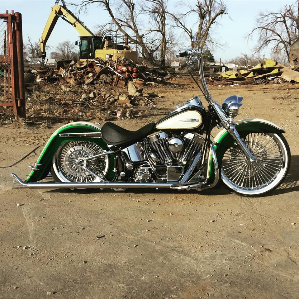 Covingtons72's tweet photo. Wenton's 23-inch Softail floats on air! #covingtonscustoms #airride #softail https://t.co/npBK2WExef